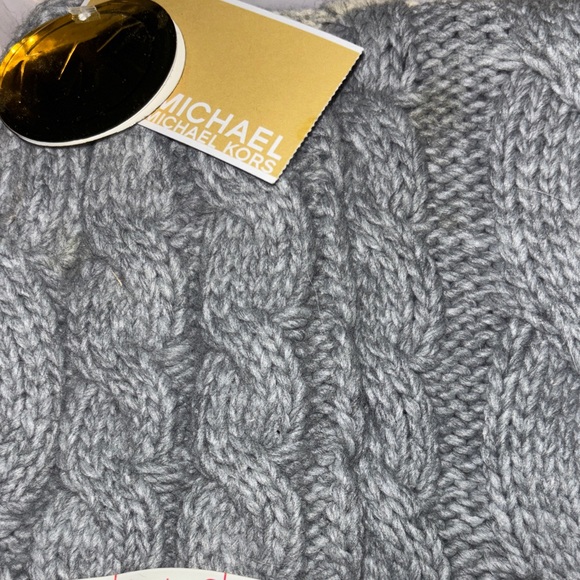 NWT &Box Michael Kors Gray Cable Knit Hat and Scarf Set - Picture 6 of 8